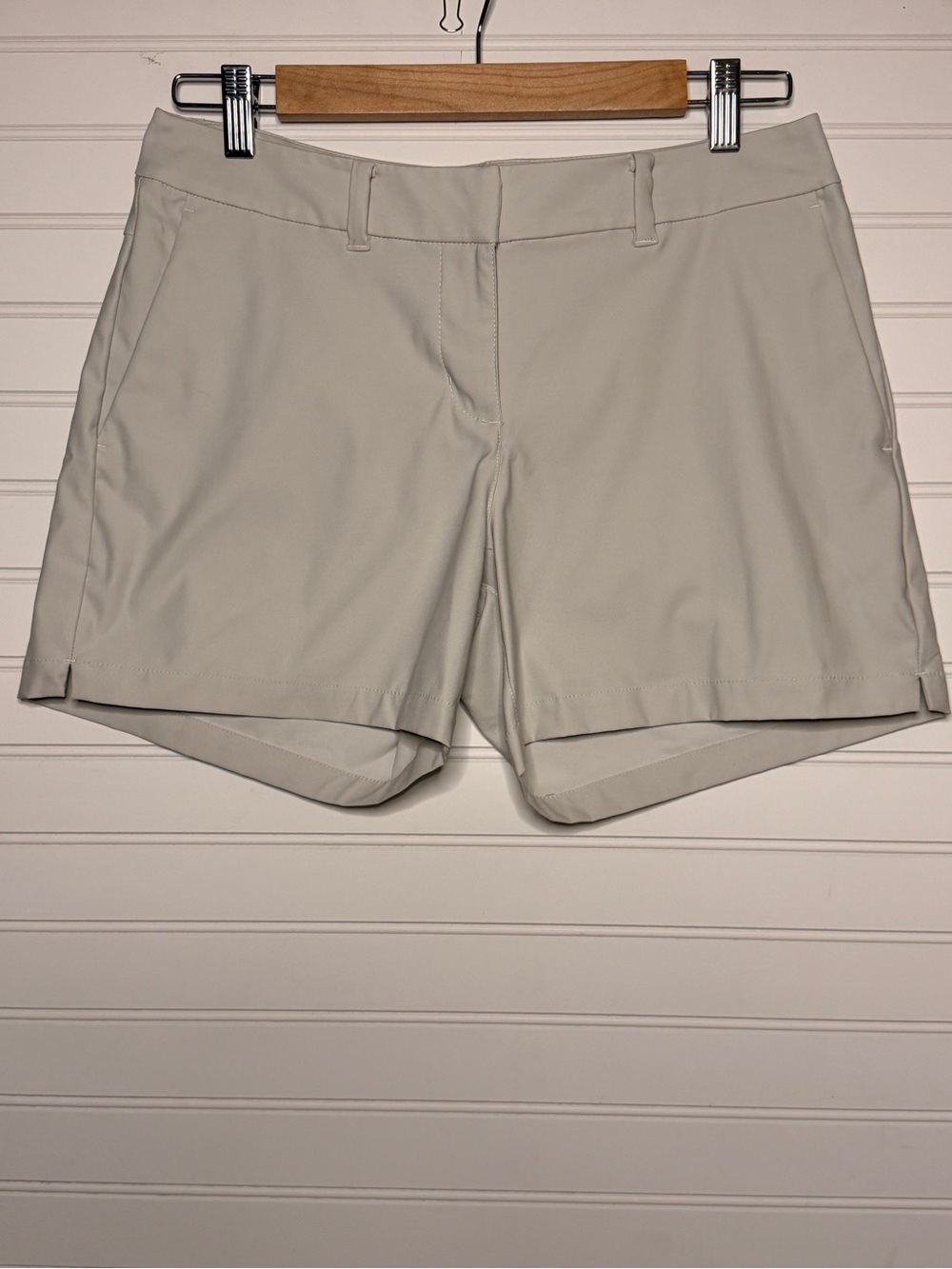 Nike Golf Dri-FIT Women's Khaki Performance Golf Shorts Size 4 Beige Stretch